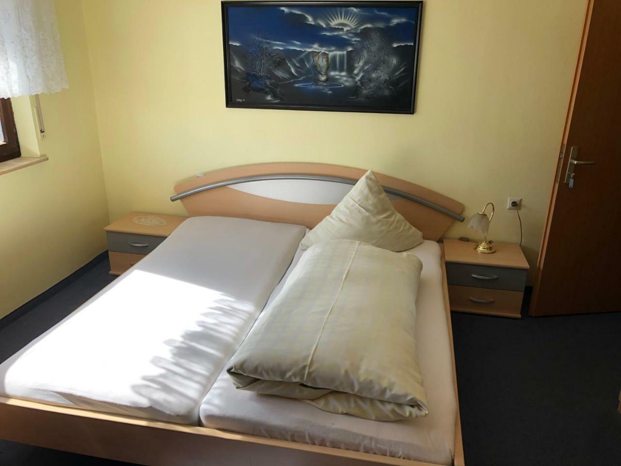 Hotel Cafe Waldeck Wuestenrot Екстер'єр фото