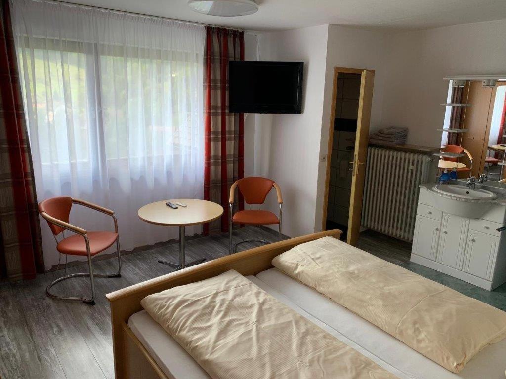 Hotel Cafe Waldeck Wuestenrot Екстер'єр фото